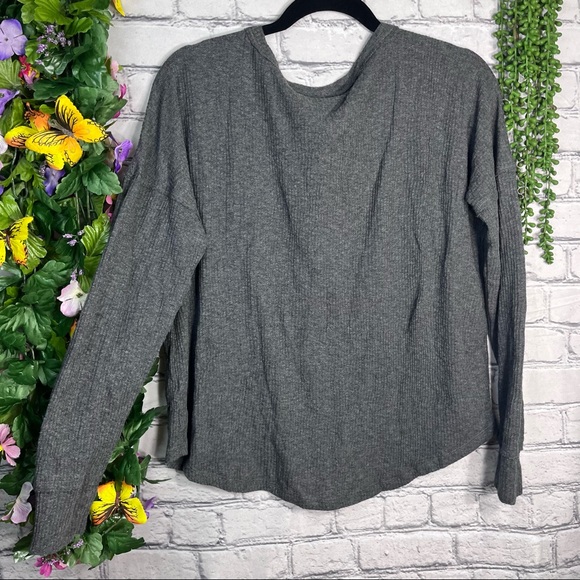 ¥💙2/$40💙NWT SO Grey Long Sleeve Button Down Lightweight Cardigan Size Small - Picture 10 of 16